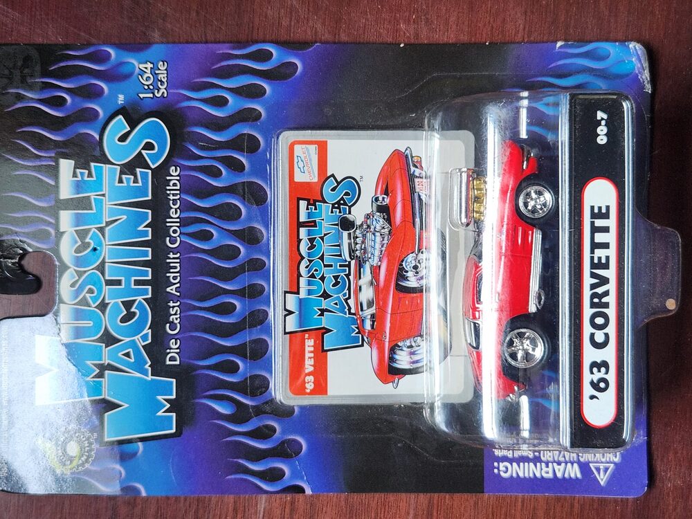 Muscle Machines 63 Corvette Red 1:64 Diecast Classic Car Collectible